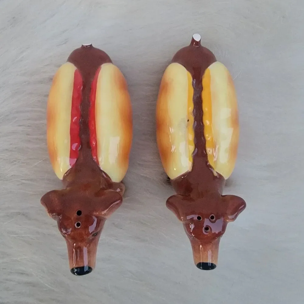 Dachshunds Attractives Ceramic Salt  Pepper Shakers Set Novely See Discription